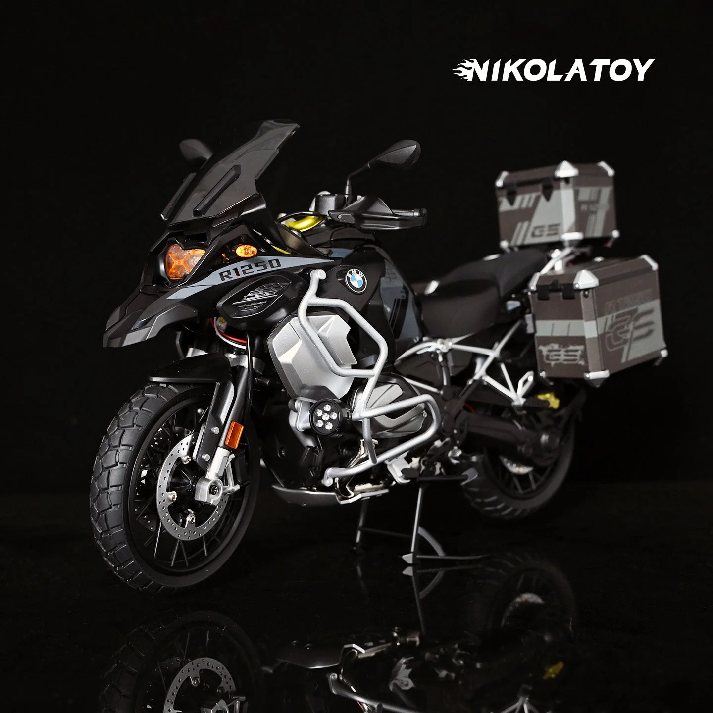 1/6 BMW R1250 GSADV Alloy Dynamic Motorcycle Model - Image 3