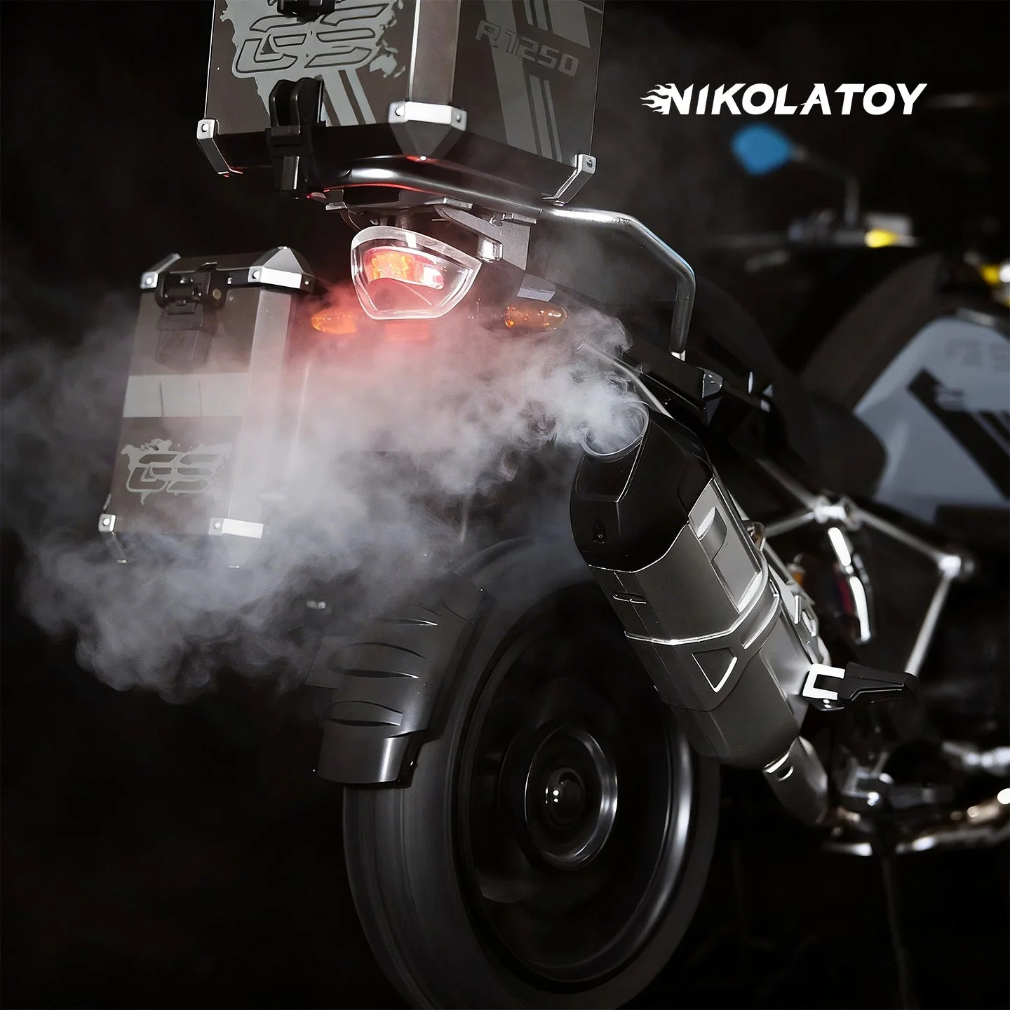 1/6 BMW R1250 GSADV Alloy Dynamic Motorcycle Model - Image 5