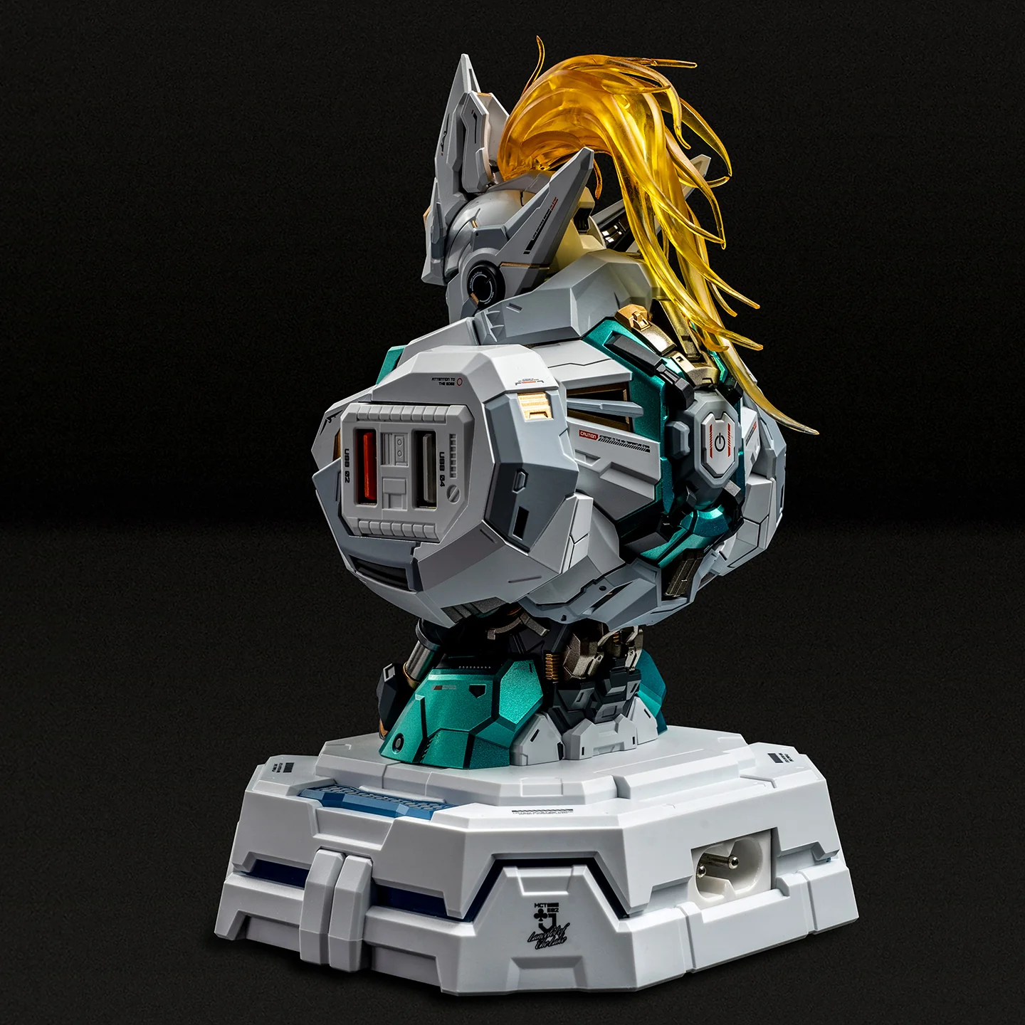 Lancelot of The Lake - Desktop charging center - Image 5
