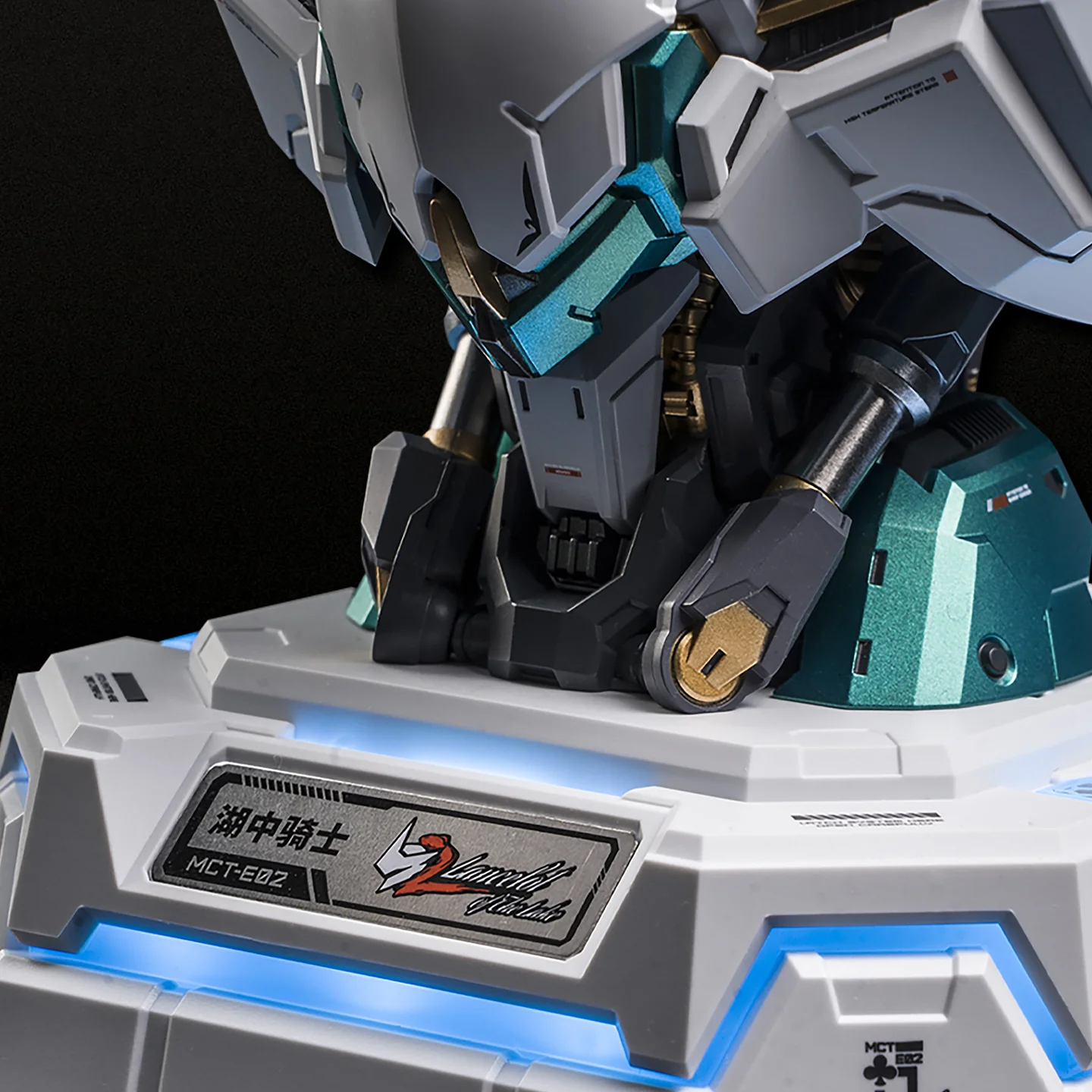 Lancelot of The Lake - Desktop charging center - Image 6