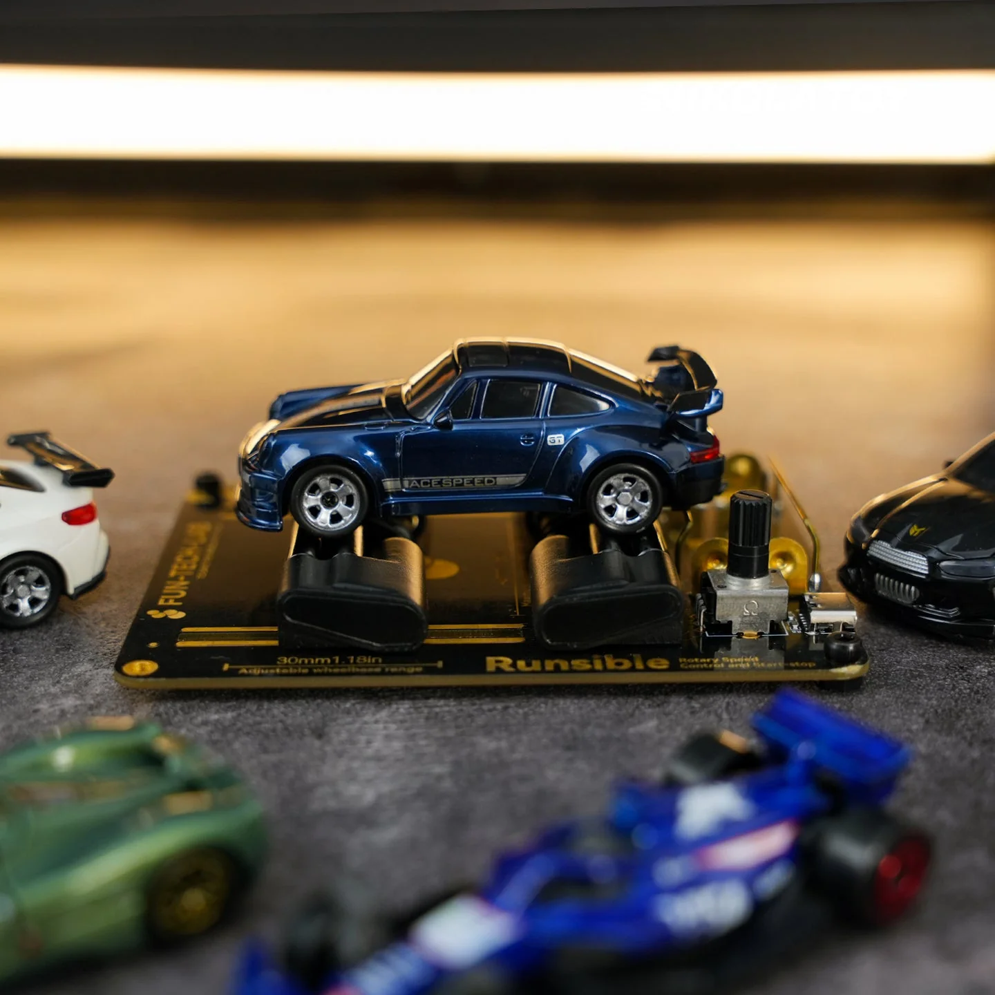 1:64 Desktop Car Model Horsepower Test Machine RUNSIBLE 64 - Image 3
