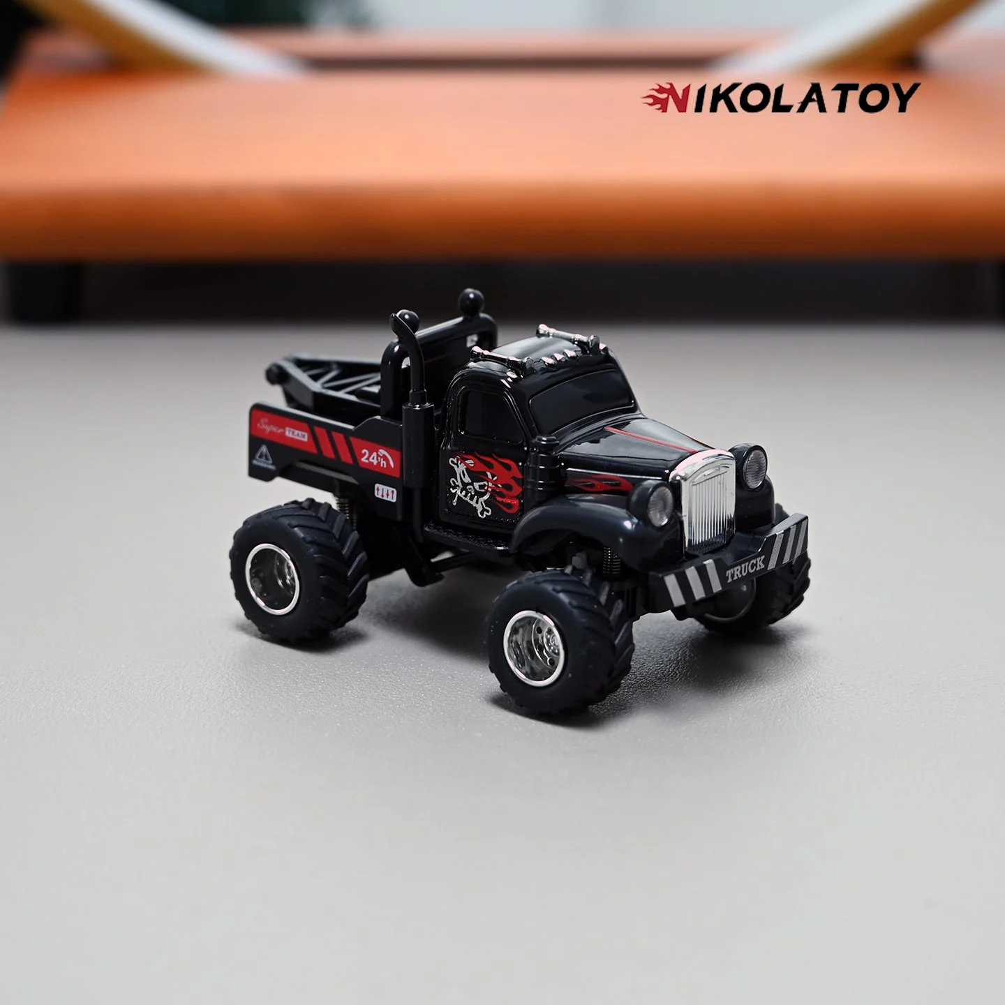 1:64 Roadside Assistance Remote Control Car - Image 4