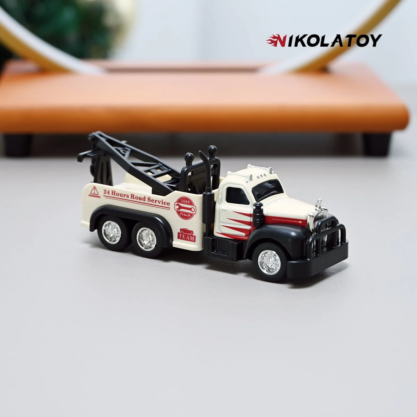 1:64 Tow Truck Remote Control Car - Image 4