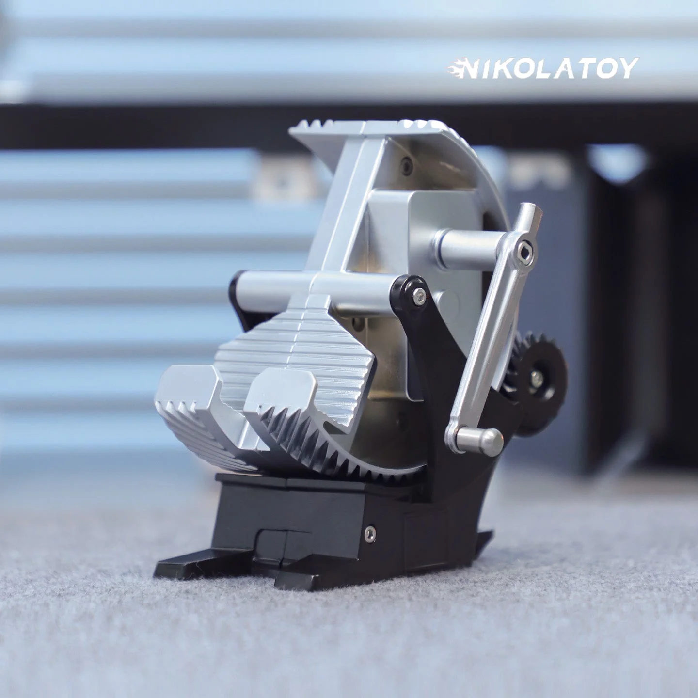 Alloy Mechanical Multifunctional Rechargeable Mobile Phone Holder - Image 2