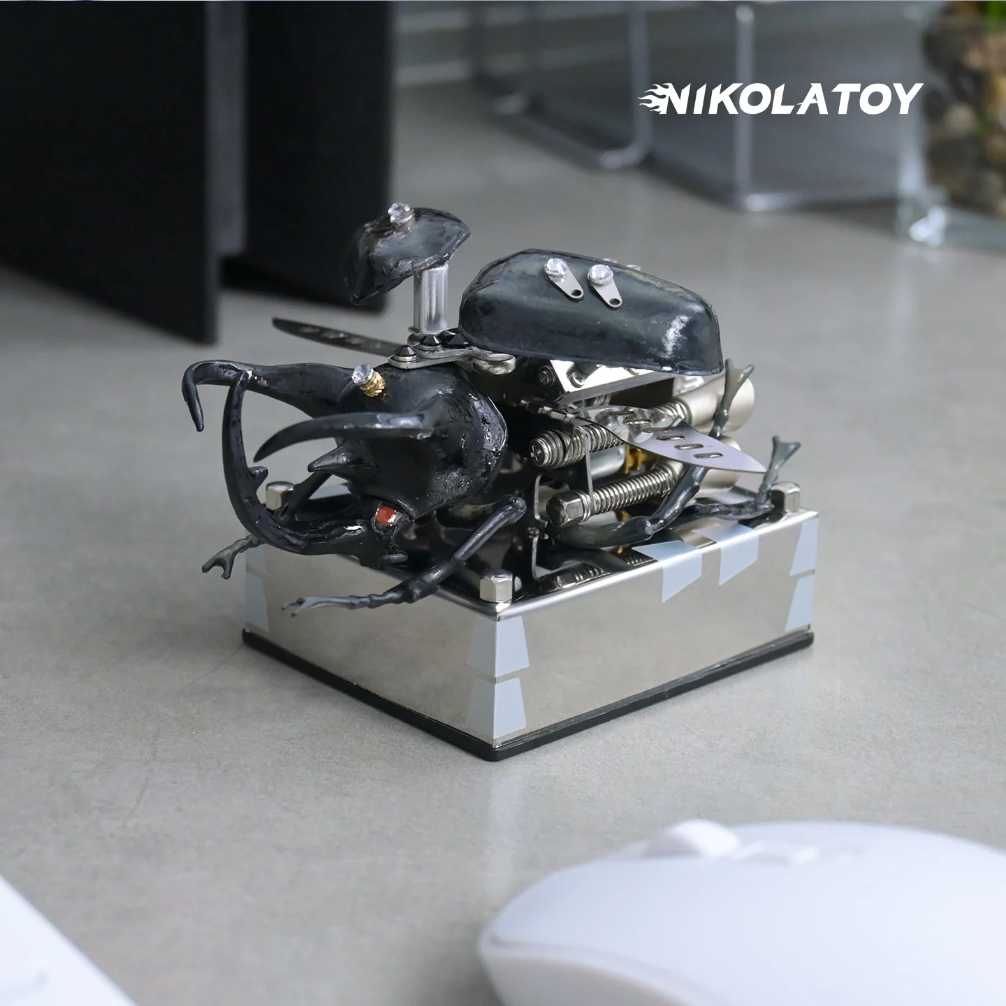 Alloy Mechanical V8 Beetle - Image 3