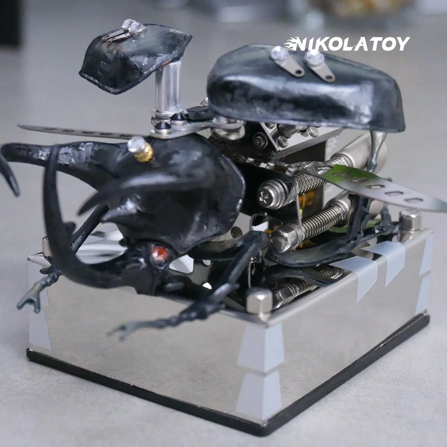 Alloy Mechanical V8 Beetle - Image 4