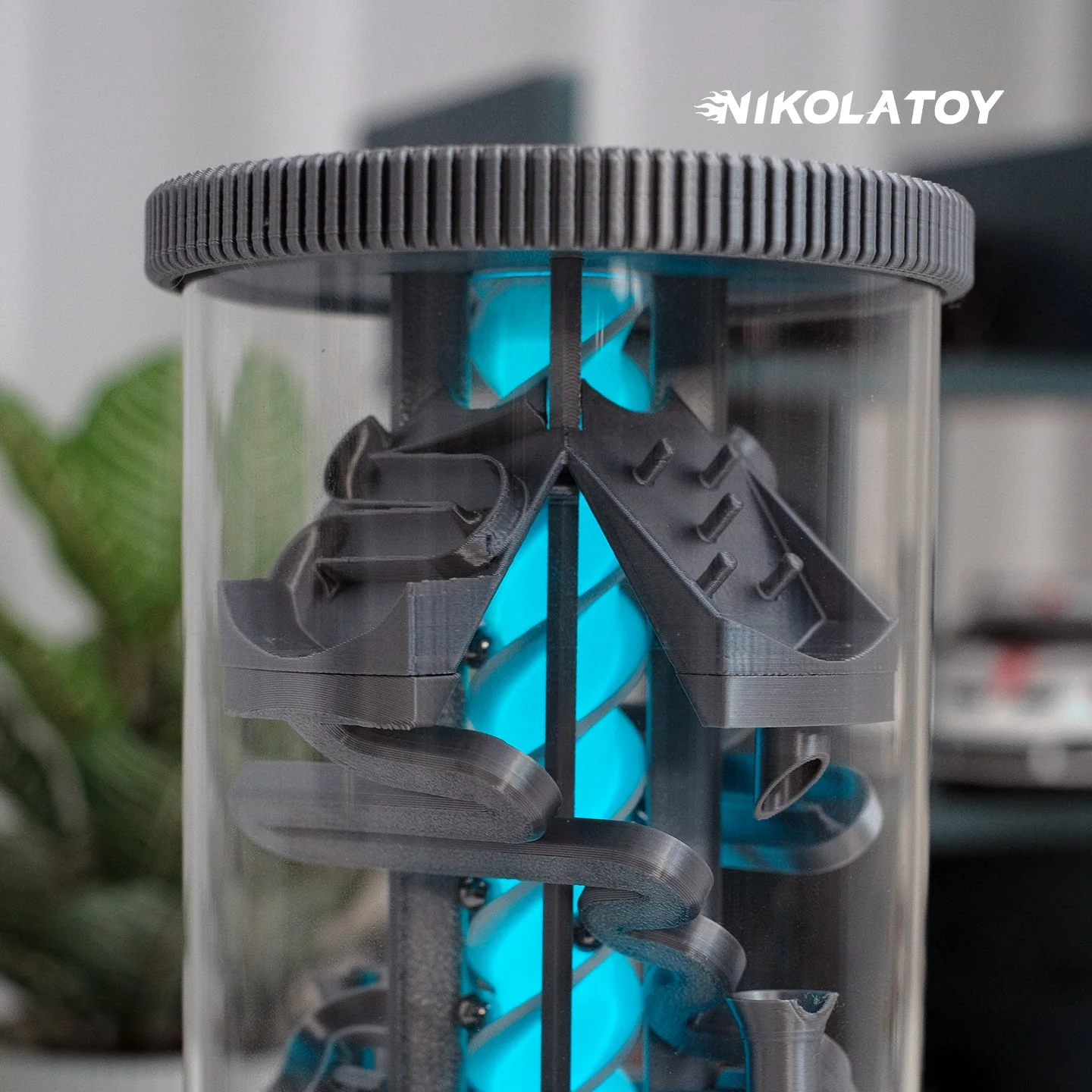 Creative EDC Spinning Pinball RGB Desktop Night Light - Image 4