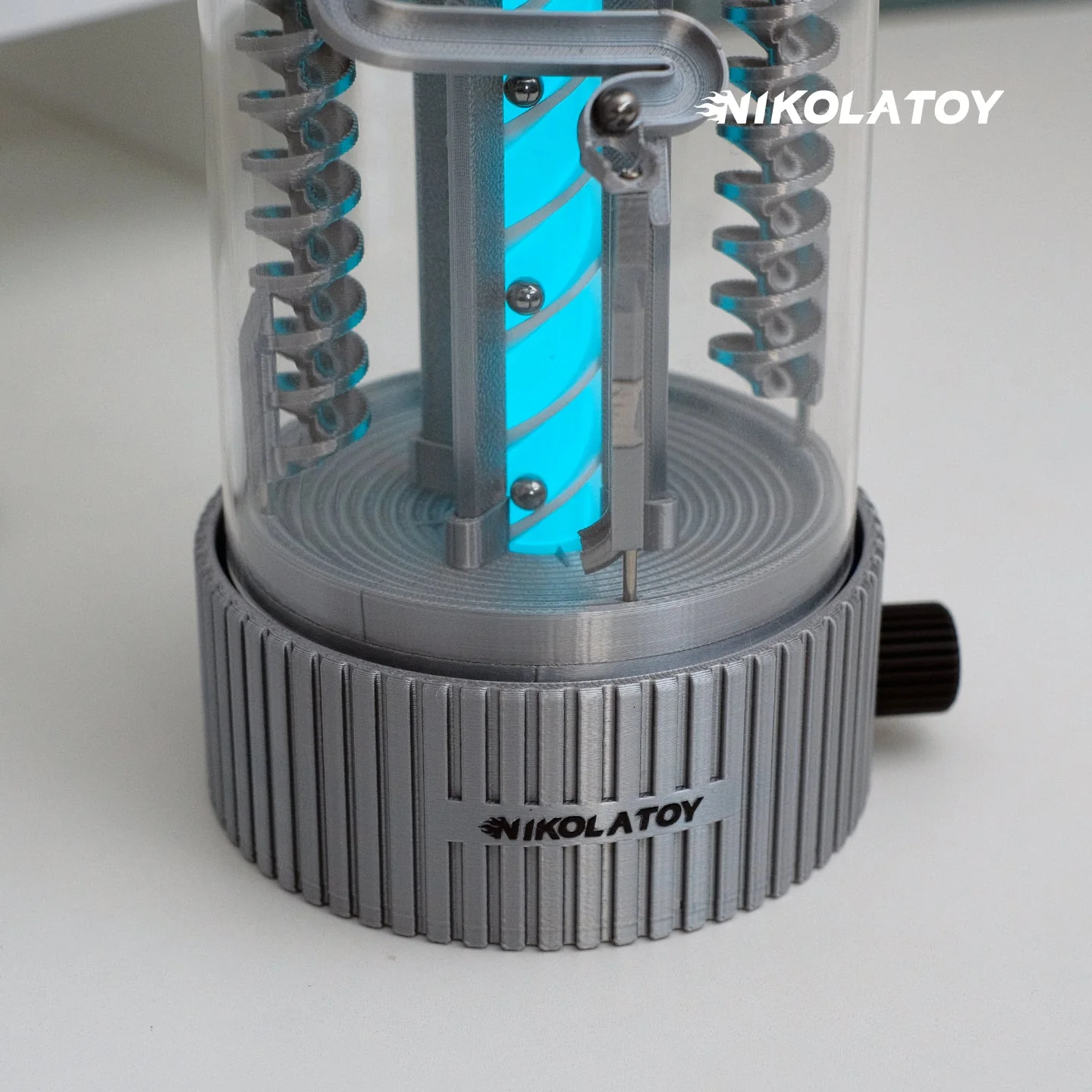 Creative EDC Spinning Pinball RGB Desktop Night Light - Image 5