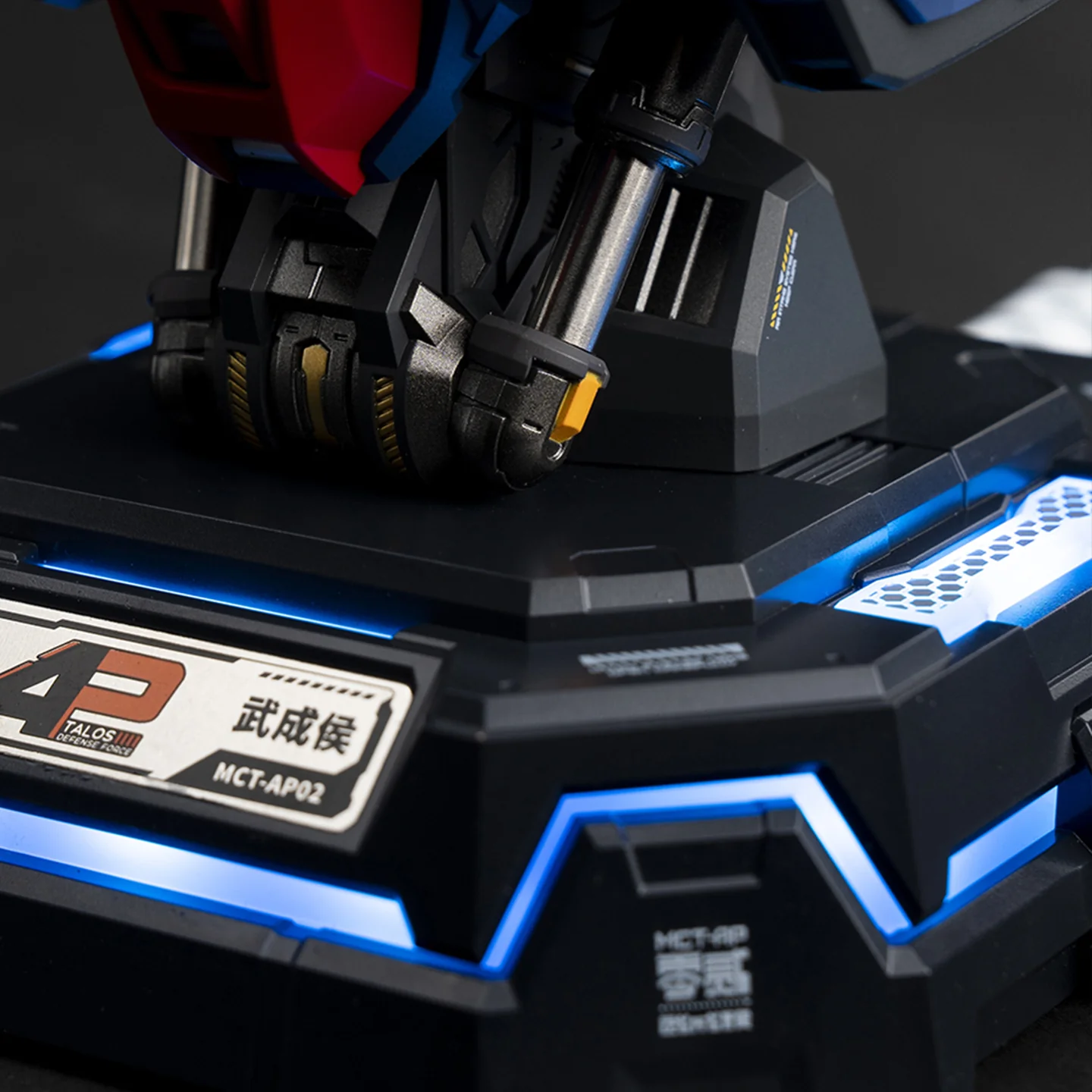 Wucheng Bust - Desktop charging center - Image 3
